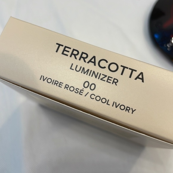 Guerlain TERRACOTTA LUMINIZER poudre compacte #00 cool ivory - Picture 3 of 3